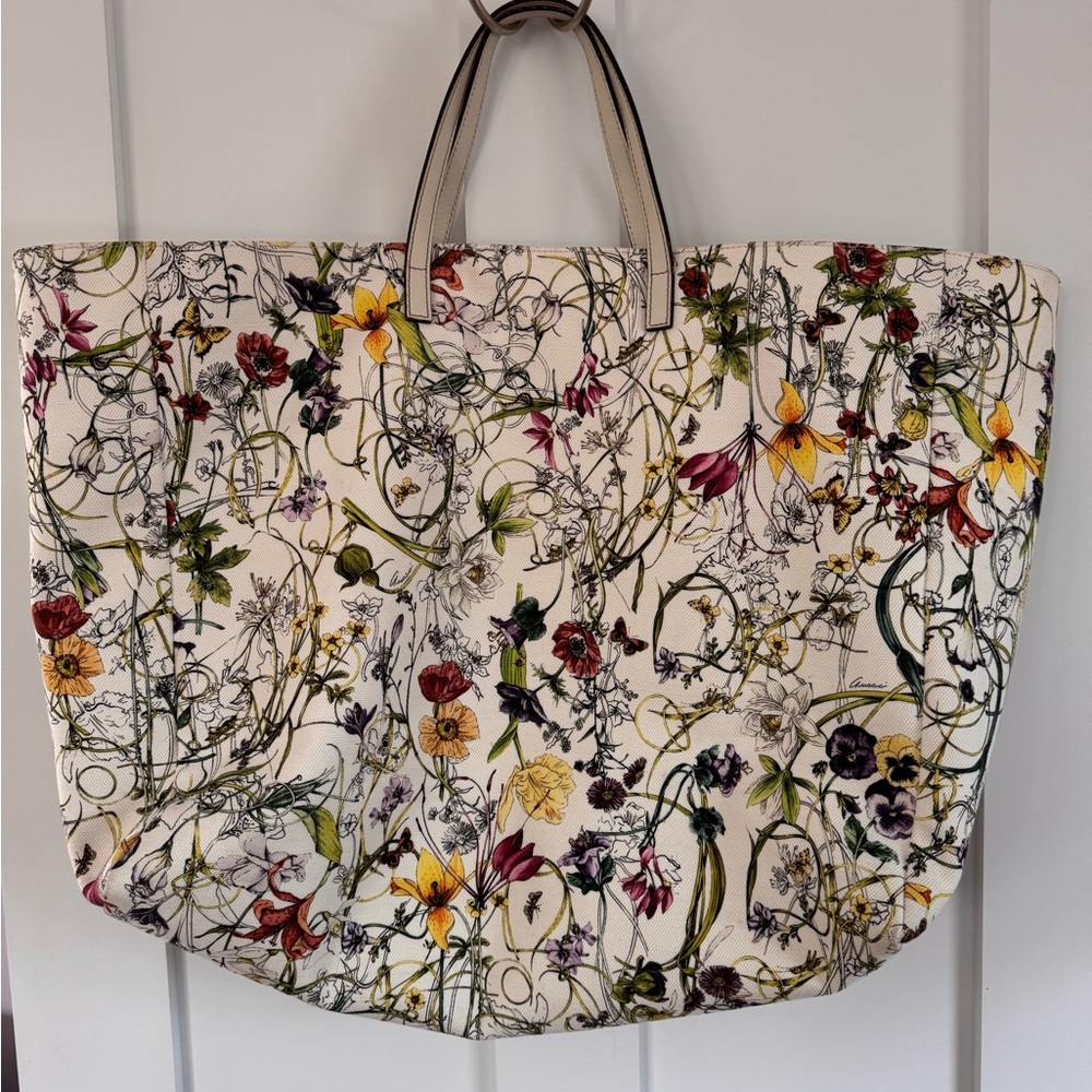 GUCCI authentic Flora tote - Picture 2 of 12